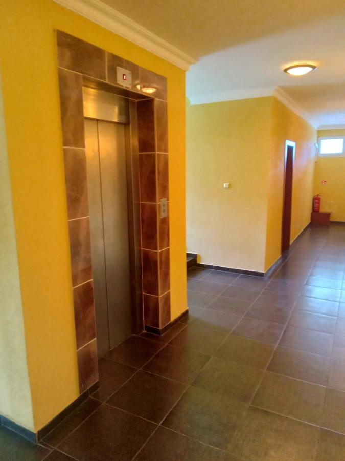Hotel Consul سفيتي فلاس المظهر الخارجي الصورة